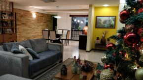 Lindo Apartamento com Quatro Suítes Próximo à Praia